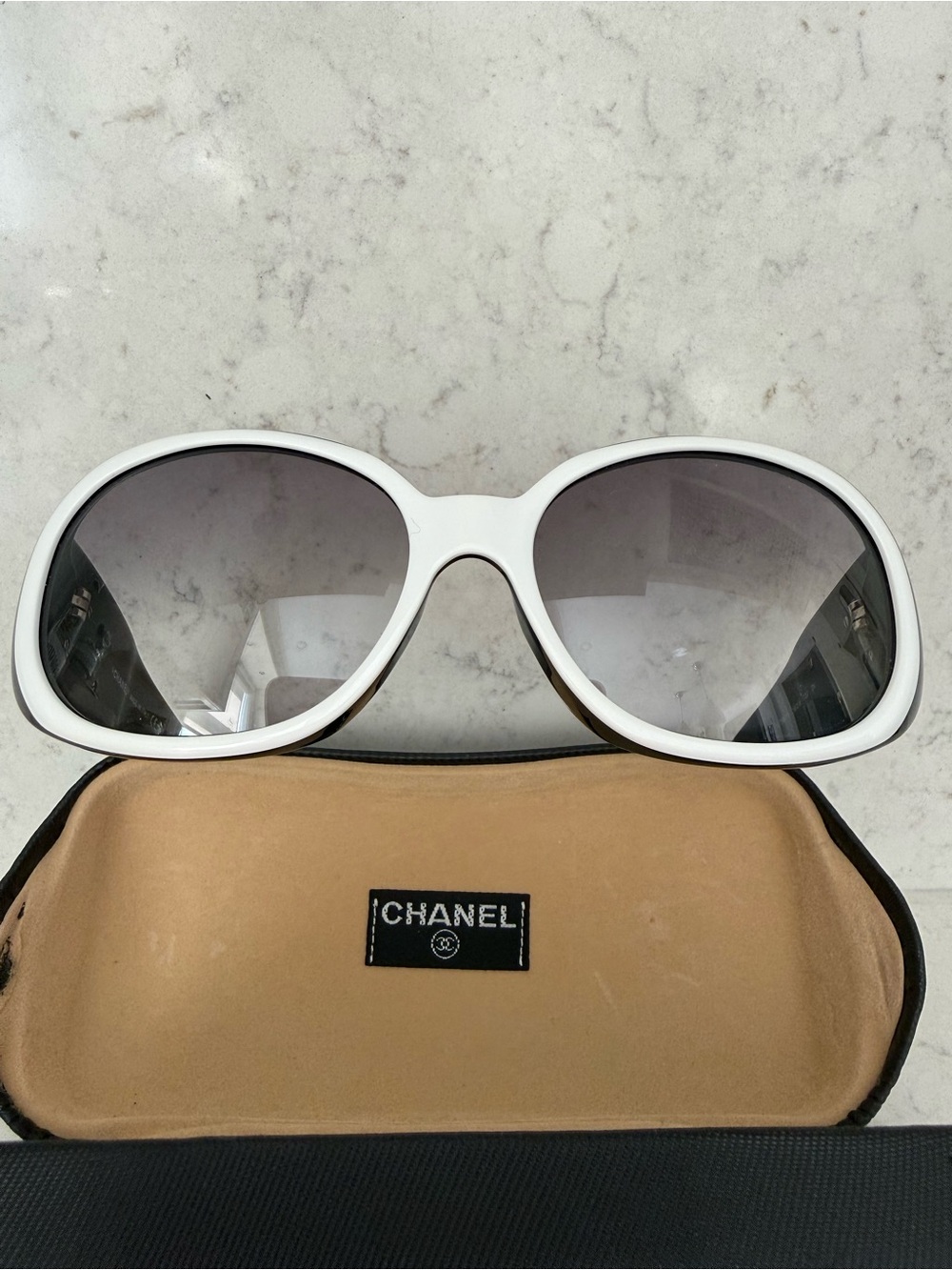 CHANEL Black Sunglasses with White Trim Oversized Oval Frames - Picture 2 of 7